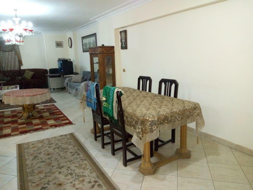 Your Dream Apartment In Agouza "Family Only" القاهرة المظهر الخارجي الصورة